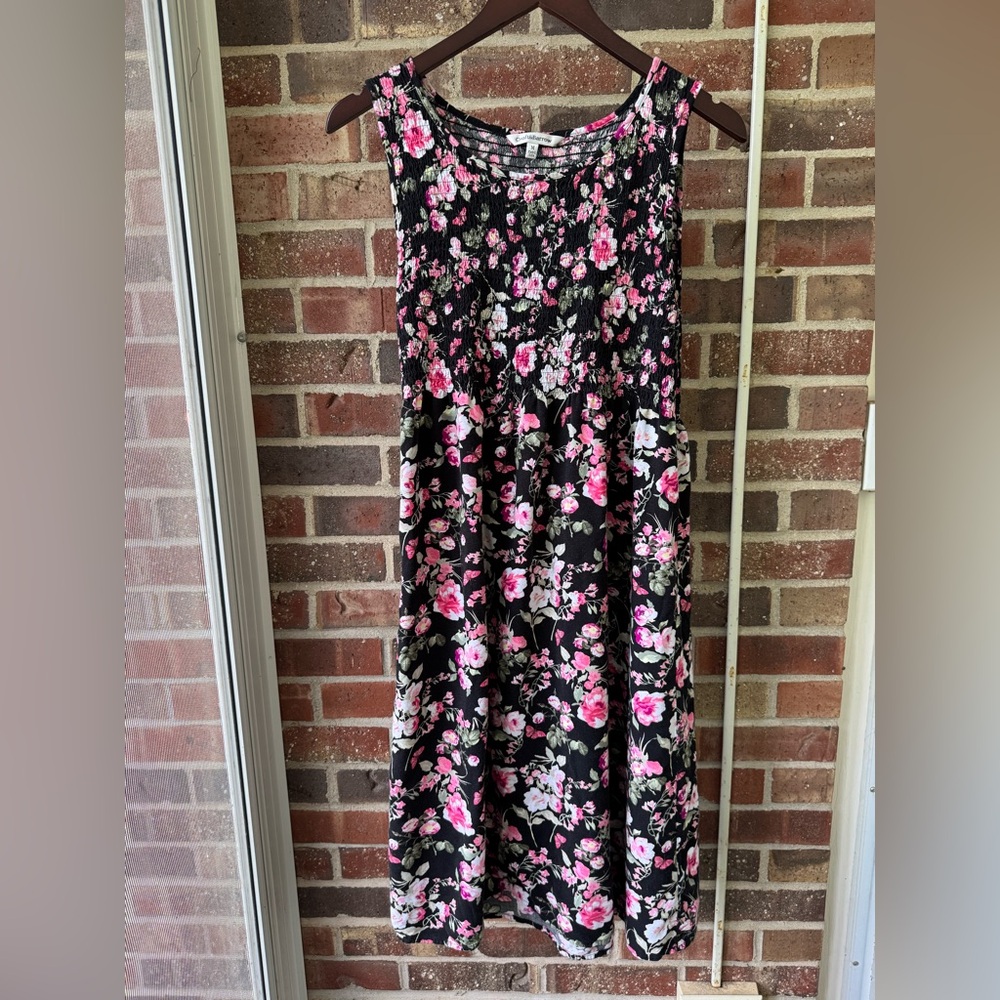 Smocked Floral Dress - Picture 3 of 3